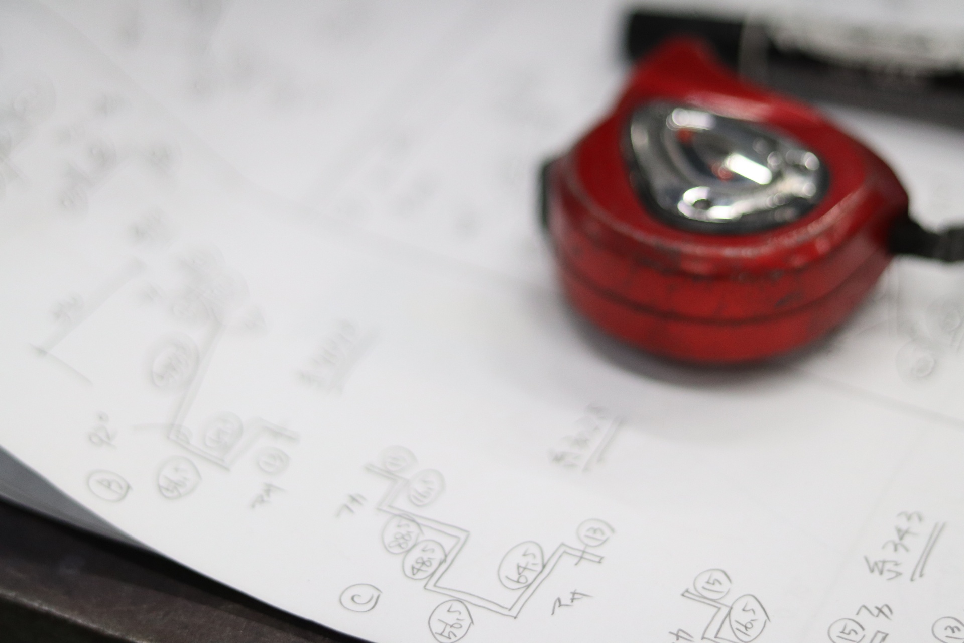 建築の未来を支える金物の専門集団