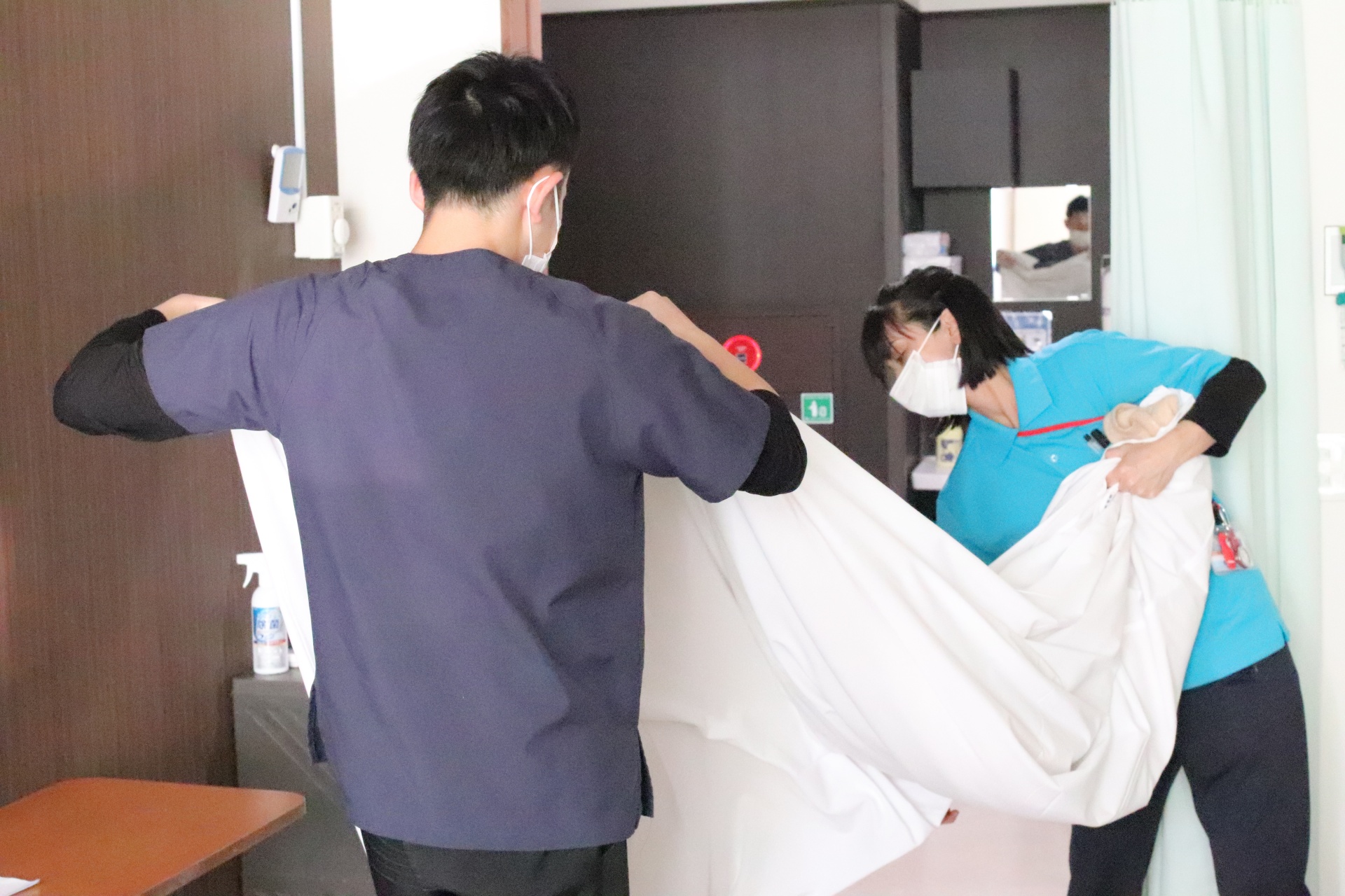 前原総合医療病院　病棟：看護師と看護補助