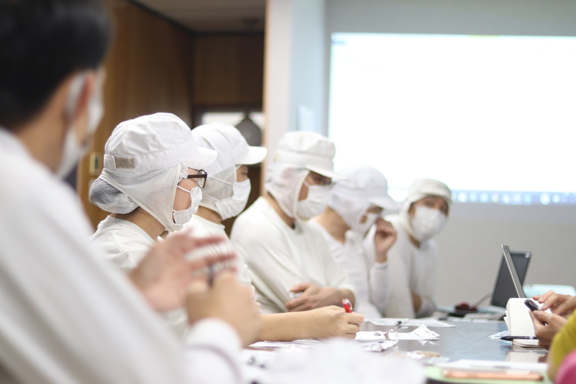 週に一度、部署長が集まり会社全体の情報を共有しています