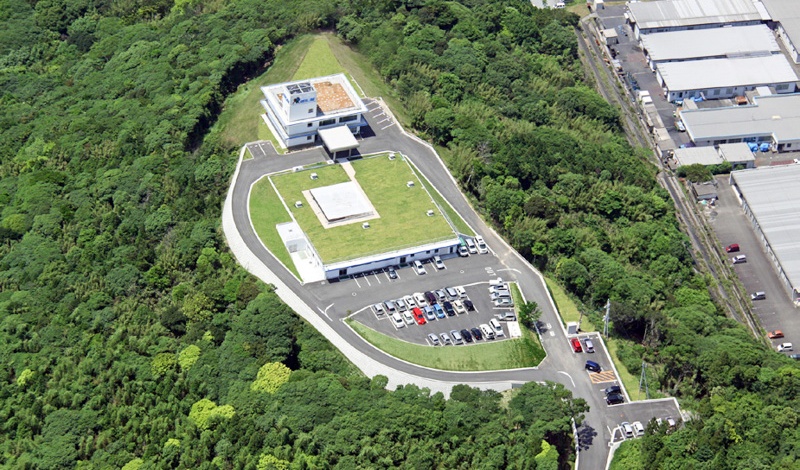 自然と共生する未来型社屋