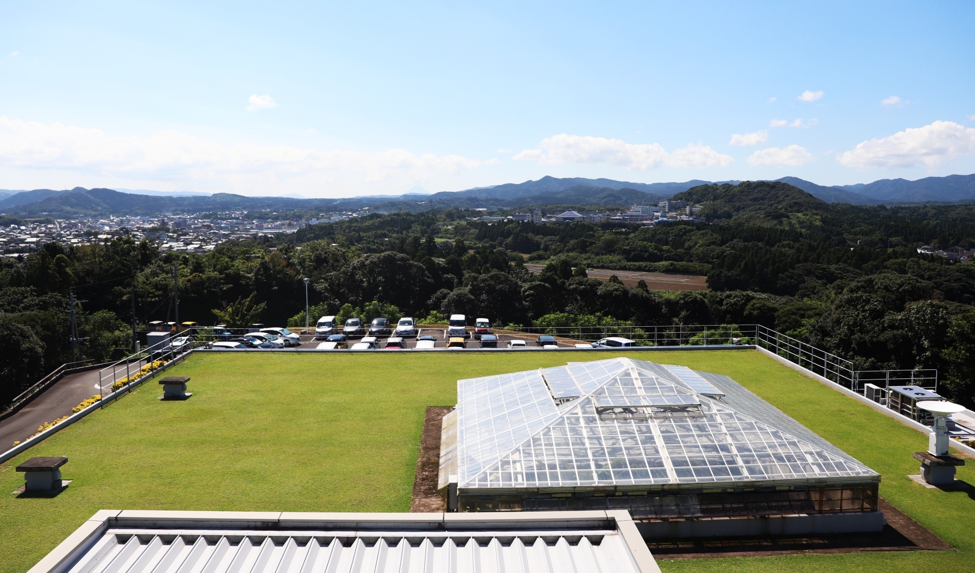 断熱効果を高め地域に潤いを与える