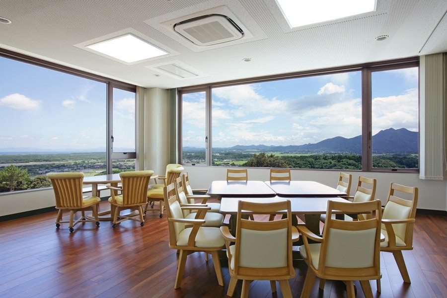 見晴らしが良く、開放感があるミーティングルーム