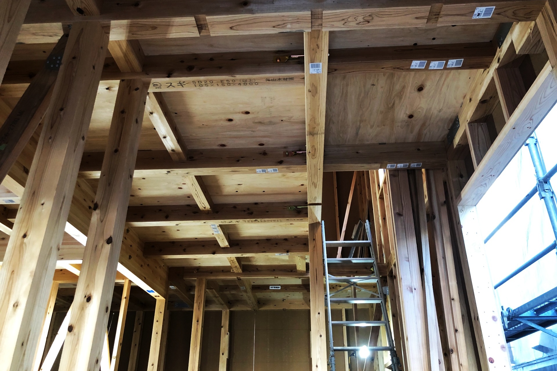 職人の手配や現場立ち合いなどの施工管理