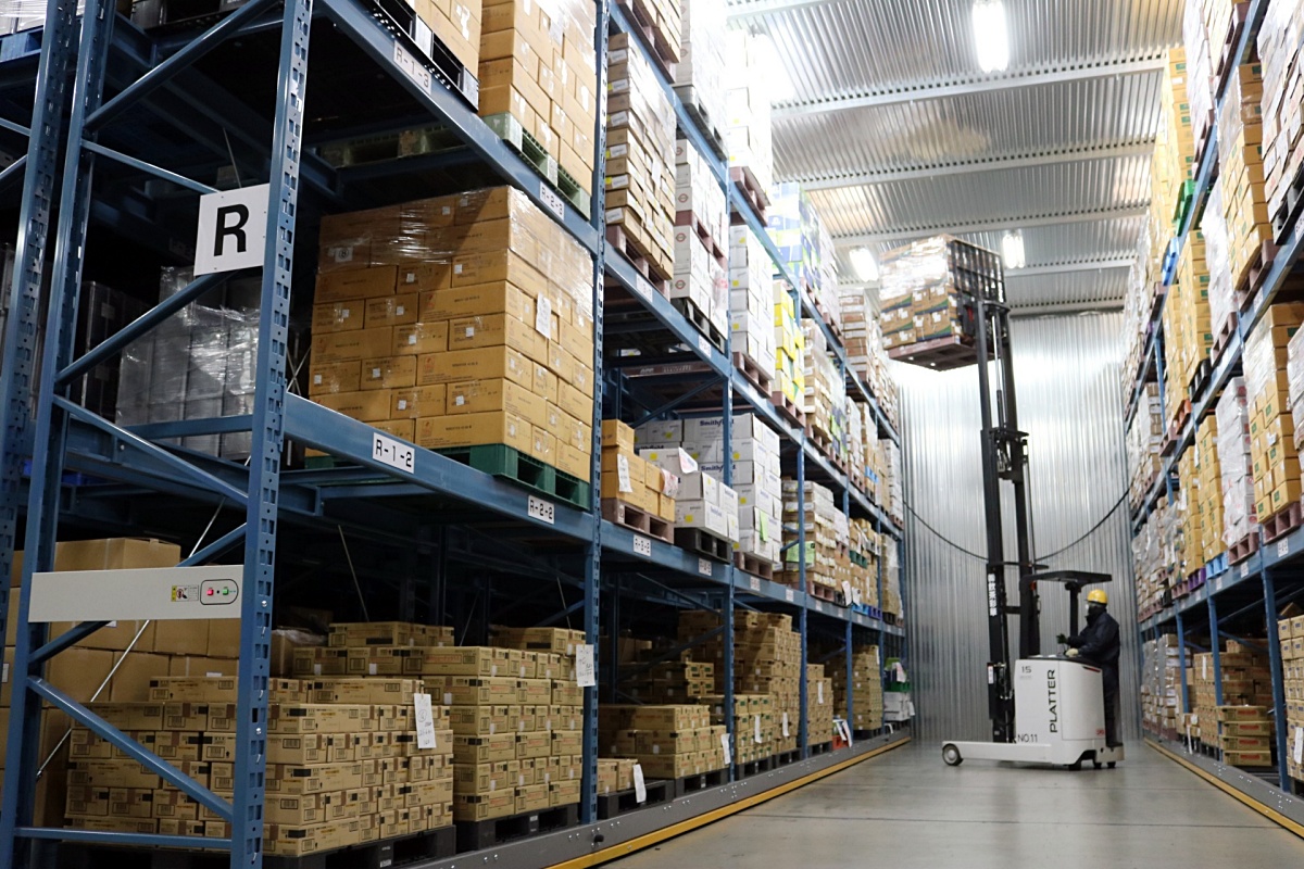 グループ会社　㈱飲茶彩華 倉庫内