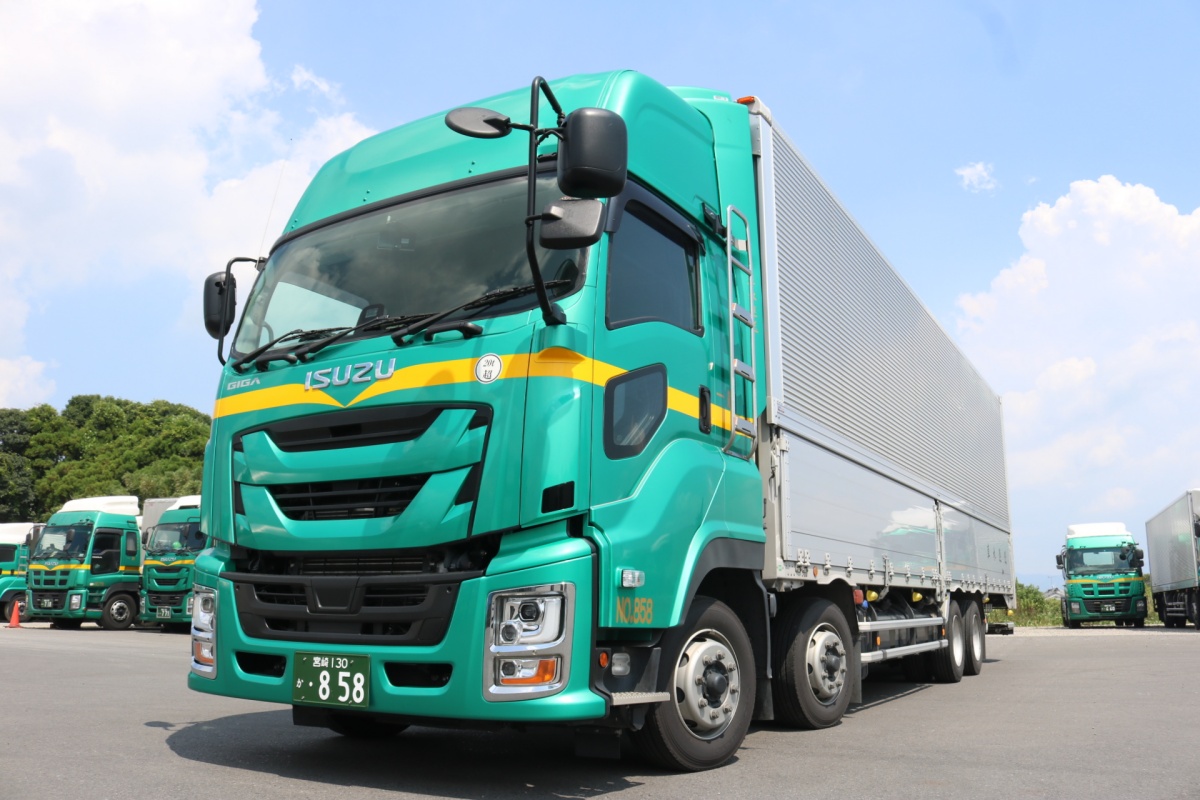 グループ車両数210台を超える 主軸の大型ウィング車