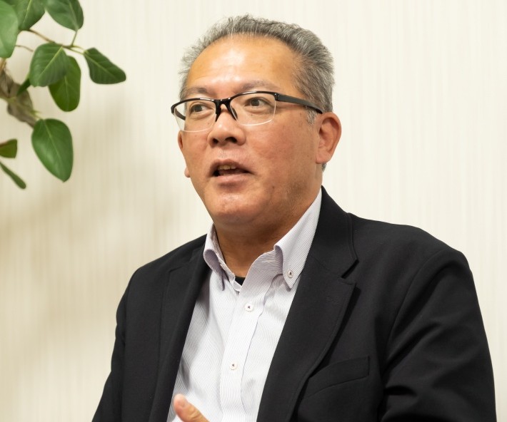 代表取締役社長　上原 賢治