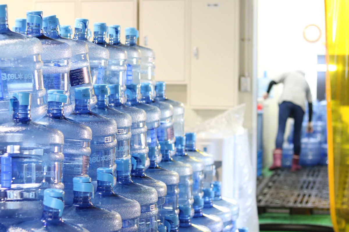 ミネラルウォーター製造、販売（マルちゃんの元気水）