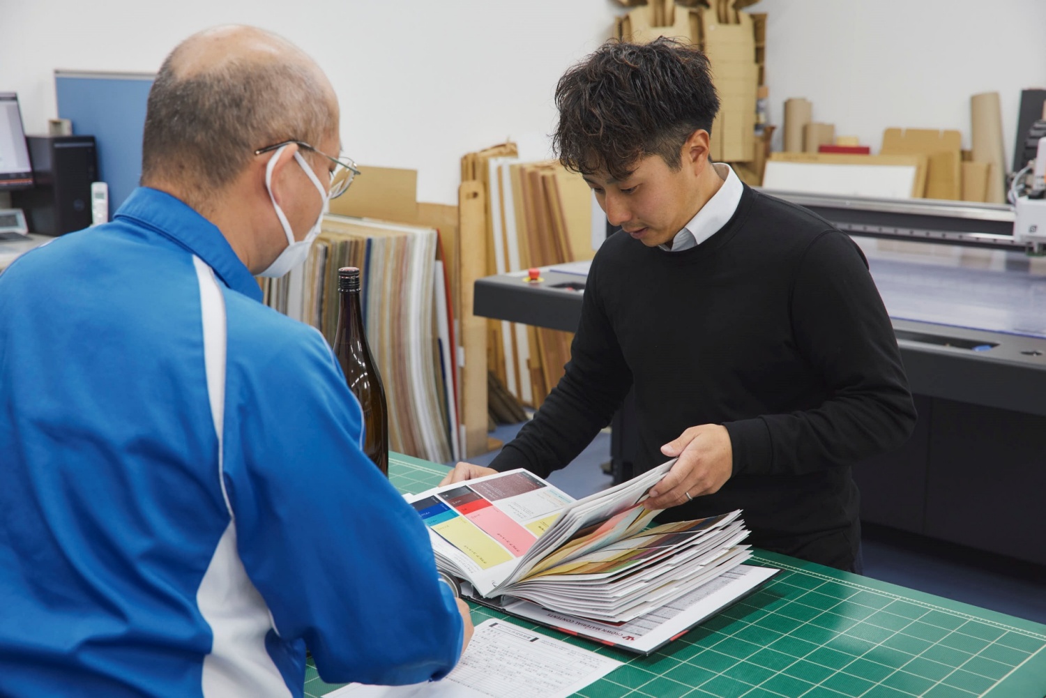 職場の雰囲気や、これからの目標について教えてください。