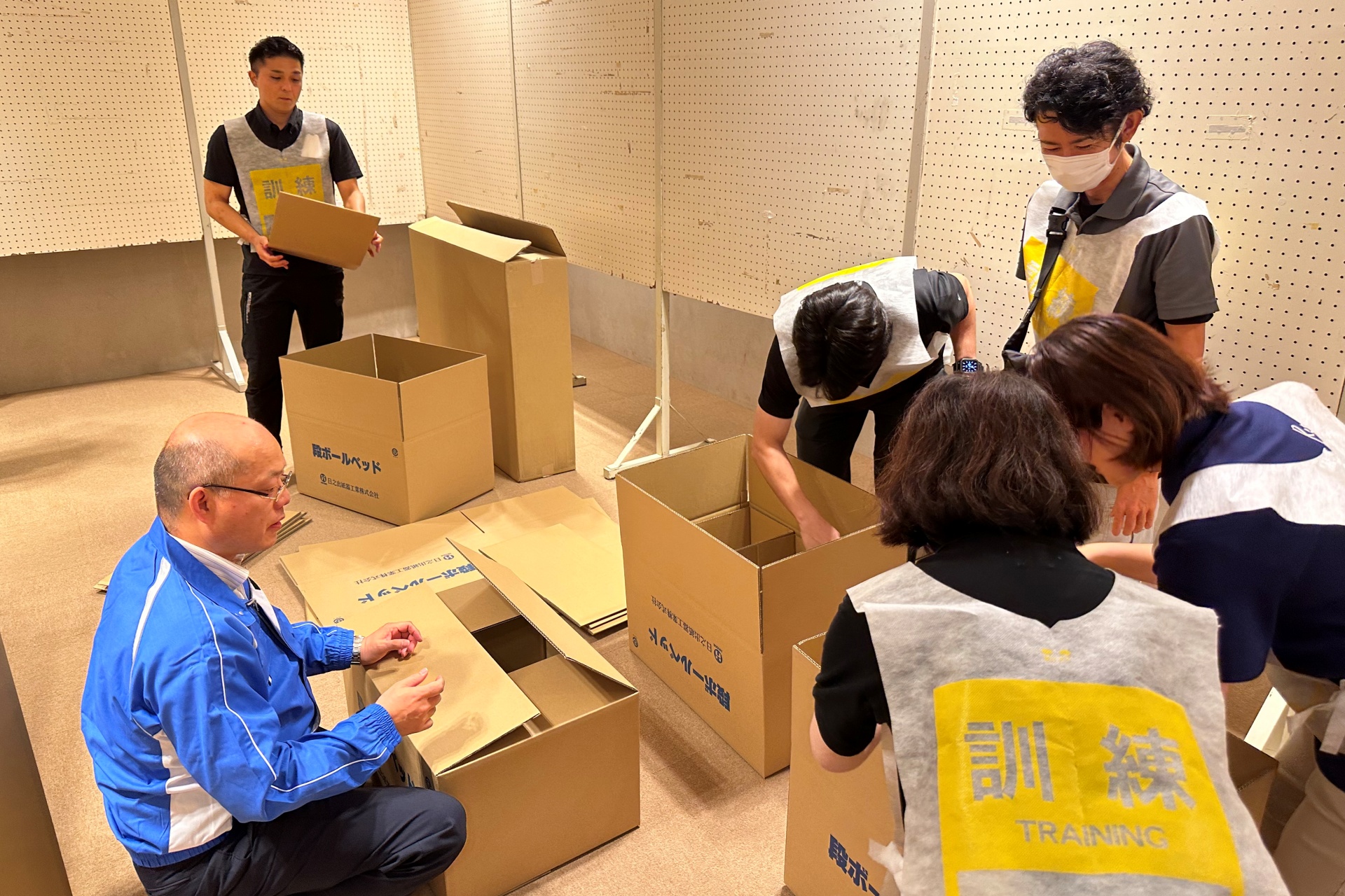 被災地へ段ボールベッド寄贈