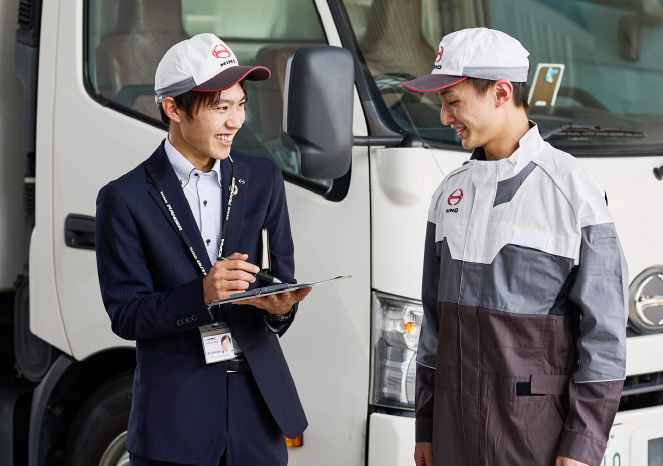 営業：販売から納車後サポートまで、お客様のビジネスを支えます。